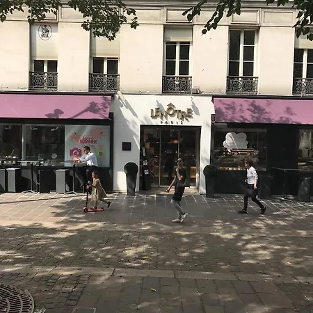 Bastille Opera Avec Terrasse