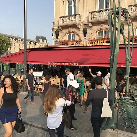 Bastille Opera Avec Terrasse